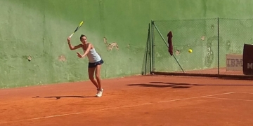 La española Natalia García no pudo pasar de la primera ronda al caer ante la francesa Ana Conde.