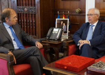 Imbroda, al presidente del Senado: “El cierre de la aduana cercena el cambio del comercio atípico por el documentado”