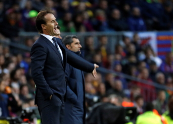 Lopetegui dirigió su último partido como merengue en el Clásico.