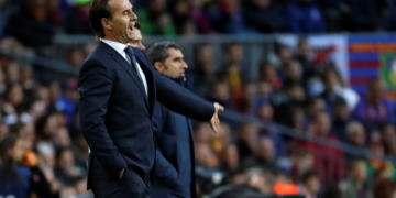 Lopetegui dirigió su último partido como merengue en el Clásico.