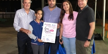 Imagen de la entrega del dinero recaudado en este torneo de nuestra ciudad.