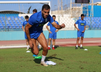 El delantero centro, Yacine, en el entrenamiento de ayer.