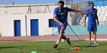 Jugadores de la escuadra local, entrenándose en el Álvarez Claro.