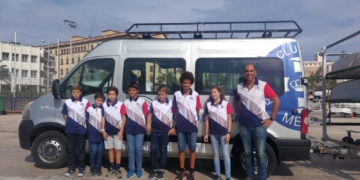 Integrantes de la expedición del Real Club Marítimo en la clase optimist.