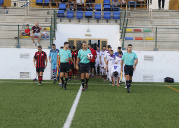 El cuadro ribereño, en la salida de vestuarios, en uno de sus partidos de esta competición