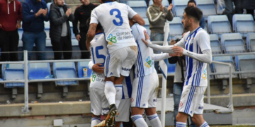 Los jugadores del conjunto onubense celebran la consecución de un gol marcado en el Nuevo Colombino.