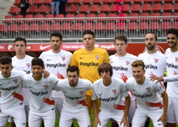 Imagen del once inicial del filial hispalense que se enfrentó al Jumilla FC logrando la victoria final por 3-1