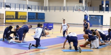 Los jugadores realizaron un trabajo regenerativo sobre la pista.
