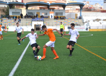 La escuadra juvenil del Torreblanca Melilla C.F. sumó su primer punto en categoría nacional y lo hizo remontando un 0-2 frente al Linares Deportivo.