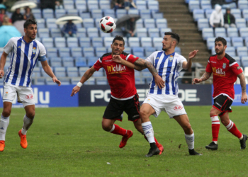 Los jugadores melillenses estuvieron muy asentados en su defensa.