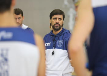 Alejandro Alcoba, técnico del Melilla Baloncesto