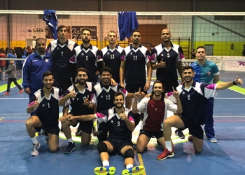 Los jugadores melillenses celebraron el triunfo en tierras coruñesas.