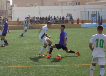 Los melillenses lucharon lo indecible para sumar el triunfo pero no tuvieron nada de suerte.