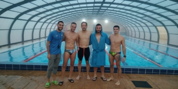 Algunos de los participantes en estos cursos de natación.