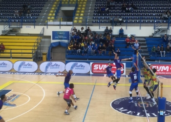 Los jugadores melillenses no tuvieron su día en el remate.