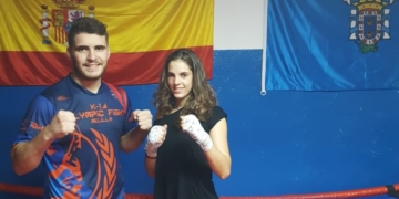 El deportista melillense, junto a una compañera de entrenamientos