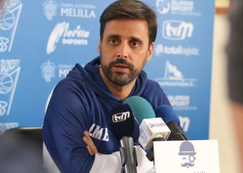 Alejandro Alcoba, técnico de la escuadra del Melilla Baloncesto.