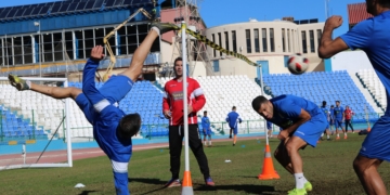 Imagen de uno de los partidillos de futbol-tenis.