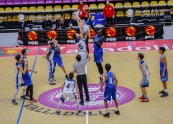 Salto inicial de uno de los partidos del Campeonato de España de la edición pasada.