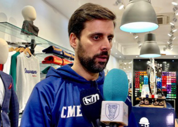 Alejandro Alcoba, durante su comparecencia ante los medios de comunicación en la previa del partido frente al Retabet Bilbao Basket que se disputa esta noche en el Javier Imbroda.