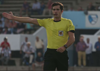 El colegiado jienense José Luis Guzmán Mansilla fue nombrado en 2010 ‘Joven Promesa del Arbitraje Andaluz’.