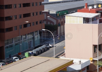 Dos detenidos por tirar del bolso a una joven y arrastrarla por el suelo