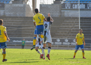 El Melilla cae al filo del descanso frente a un combativo Badajoz
