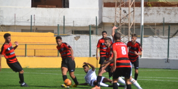 Los melillenses se están haciendo fuertes en sus partidos en el campo de La Espiguera.