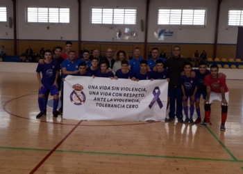 Componentes de la primera plantilla de la Peña Real Madrid, en la presente temporada liguera.