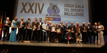 Foto de familia de todos los premiados de la edición del año pasado en nuestra ciudad.