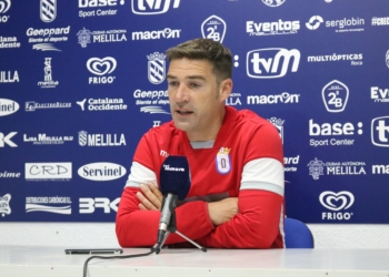 El técnico de la escuadra de nuestra ciudad, en la rueda de prensa oficial del club azulino.