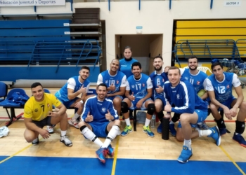 Jugadores de la primera plantilla melillense.