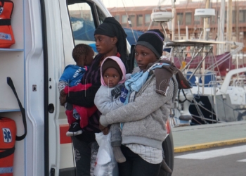 Cansancio, frío y confusión, pero tranquilidad en el rostro de las madres