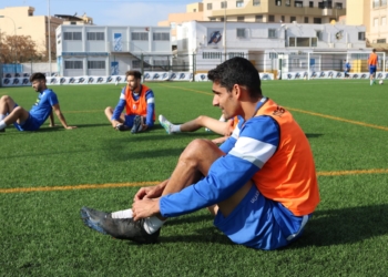 Los jugadores azulinos, a la finalización del trabajo del día de ayer.