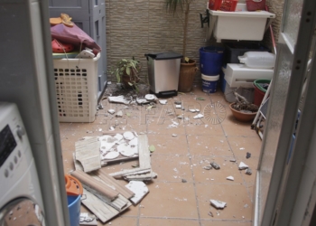 La imagen de un patio afectado por el terremoto de Melilla en 2016.
