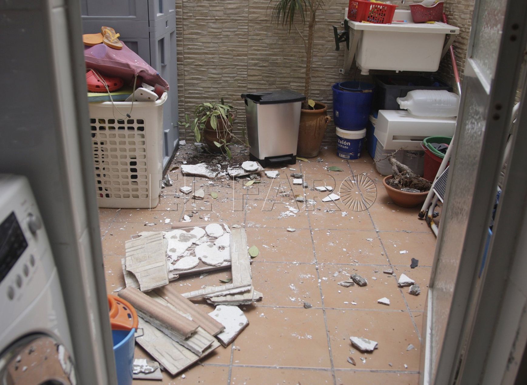 La imagen de un patio afectado por el terremoto de Melilla en 2016.
