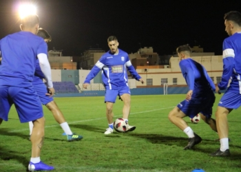 El nuevo jugador de la Unión Deportiva Melilla, el ferrolano Héber Pena, ya entrenaba en la tarde de ayer con el resto del equipo.