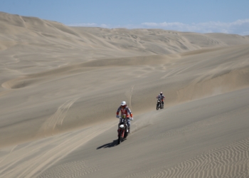 Las motos se están encontrando muchos problemas a lo largo de los kilómetros del recorrido.