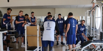 La primera parte del trabajo de ayer se desarrolló en la sala de musculación del pabellón Javier Imbroda.