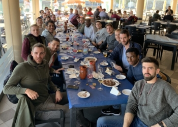 El Melilla Baloncesto al completo se reunió para la realización de una comida de equipo.