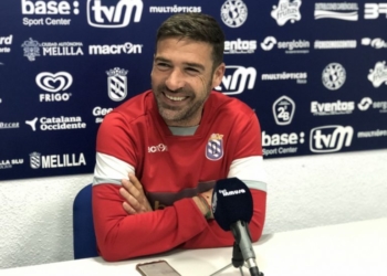 El técnico azulino, en la rueda de prensa.