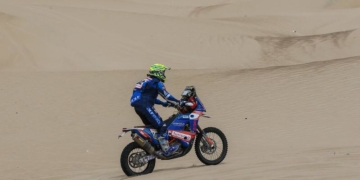 El piloto de nuestra ciudad por las dunas peruanas, en una de las etapas del Dakar 2019.