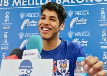 El jugador brasileño, en la rueda de prensa oficial del club.