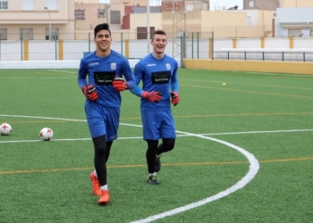 El nuevo portero cordobesista (i), en su pasado con la UD Melilla.