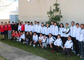 El melillense Montoro entrena con los triatletas portugueses