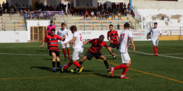 La escuadra rojinegra pueda pasar el farolillo rojo al conjunto cordobés del Séneca C.F.