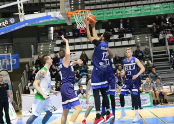 Tau peca de confianza ante un enorme Melilla Baloncesto
