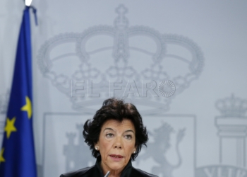 GRAF1872. MADRID, 22/02/2019.- La ministra de Educación y Portavoz, Isabel Celaá y la ministra de Transición Ecológica, Teresa Ribera, en rueda de prensa tras el Consejo de Ministros. EFE/Javier Lizón