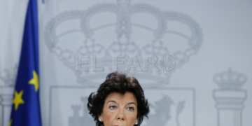 GRAF1872. MADRID, 22/02/2019.- La ministra de Educación y Portavoz, Isabel Celaá y la ministra de Transición Ecológica, Teresa Ribera, en rueda de prensa tras el Consejo de Ministros. EFE/Javier Lizón