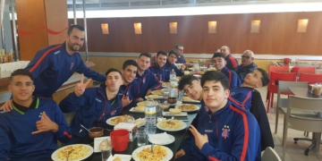 La expedición de la Peña Barcelonista, en el momento de la comida en tierras almerienses.